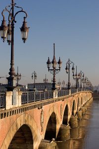400px-Bordeaux_Pont_de_Pierre