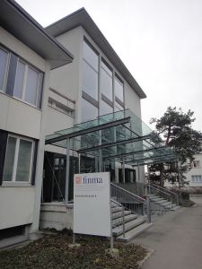 576px-FINMA,_Haupteingang_Einsteinstrasse_2,_Bern